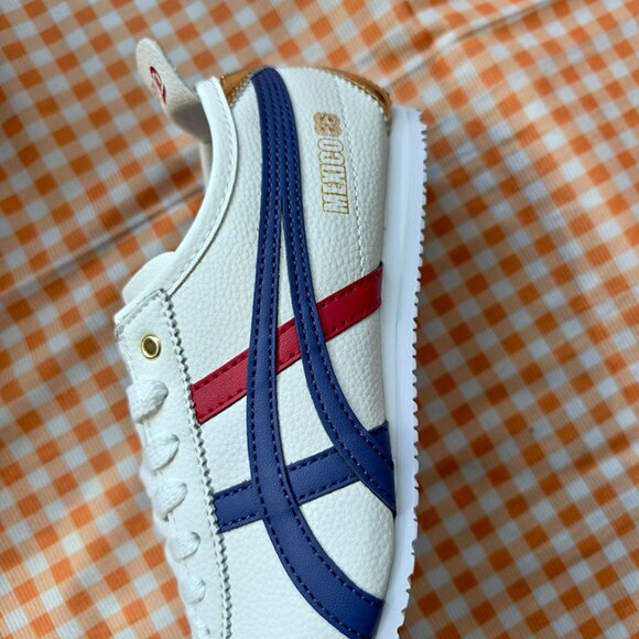 Onitsuka Tiger White Striped Low-Top Sneakers - Picture 5 of 9